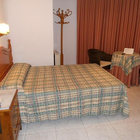 Hotel Paris Lanjaron Bagian luar foto
