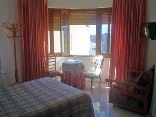 Hotel Paris Lanjaron Bagian luar foto
